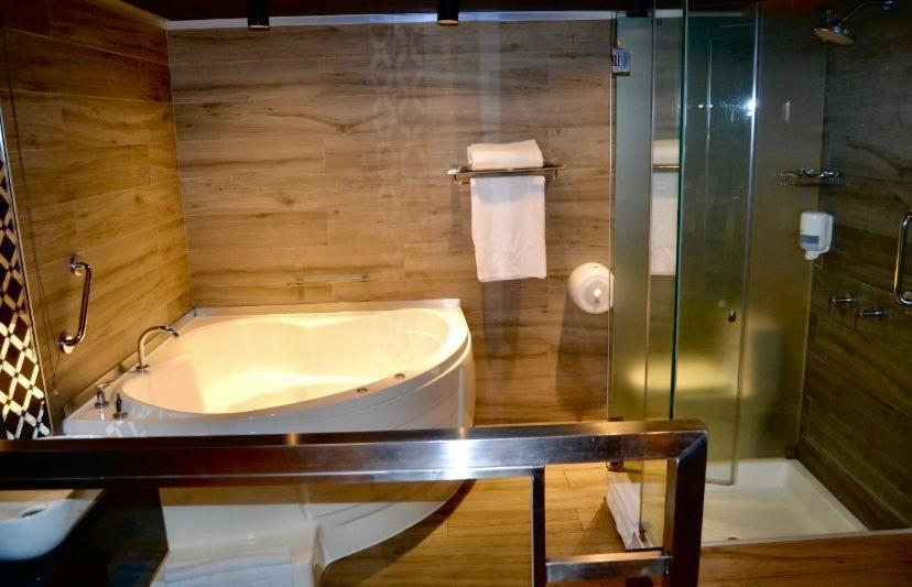 Hotel Las Lomas Lima Bagian luar foto